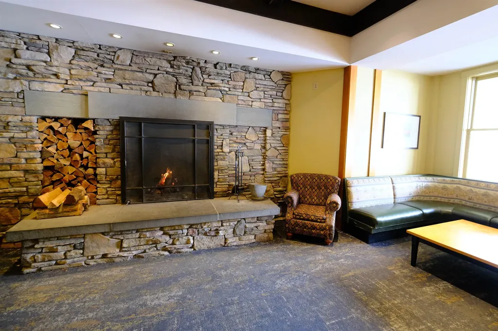 606/608 Qii Jackson Gore Adams House Ludlow VT 05149