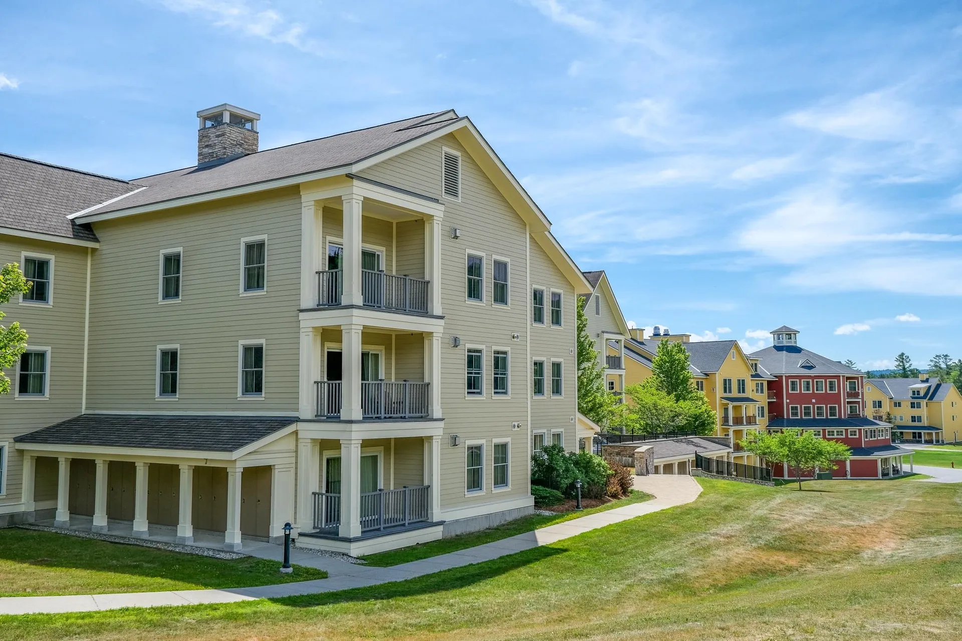606/608 Qii Jackson Gore Adams House Ludlow VT 05149