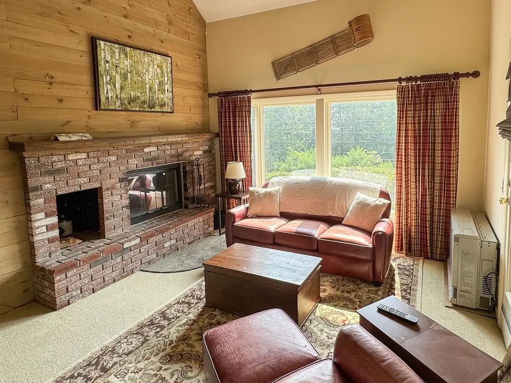 25 Lower Summit Road Warren VT 05674