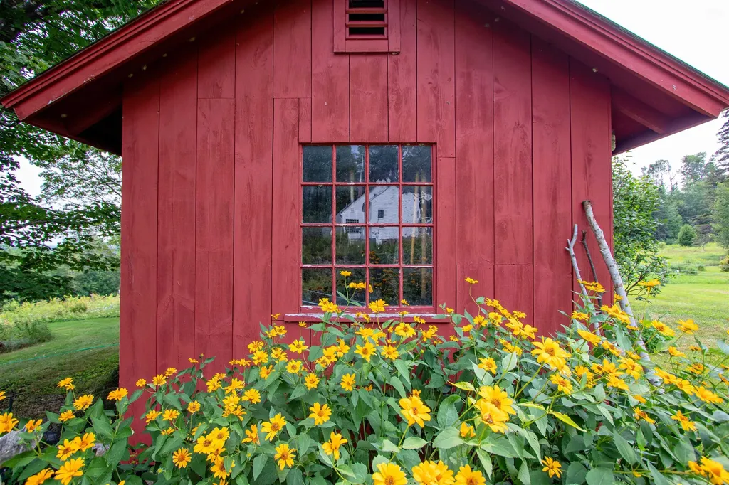 5244 Bayley Hazen Road Peacham VT 05862