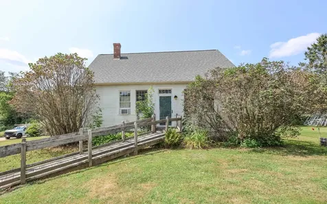 4 Youngs Hill Road Loudon NH 03307