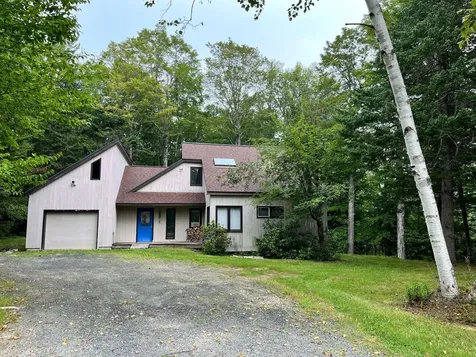 26 Summit Meadows Circle Dover VT 05356