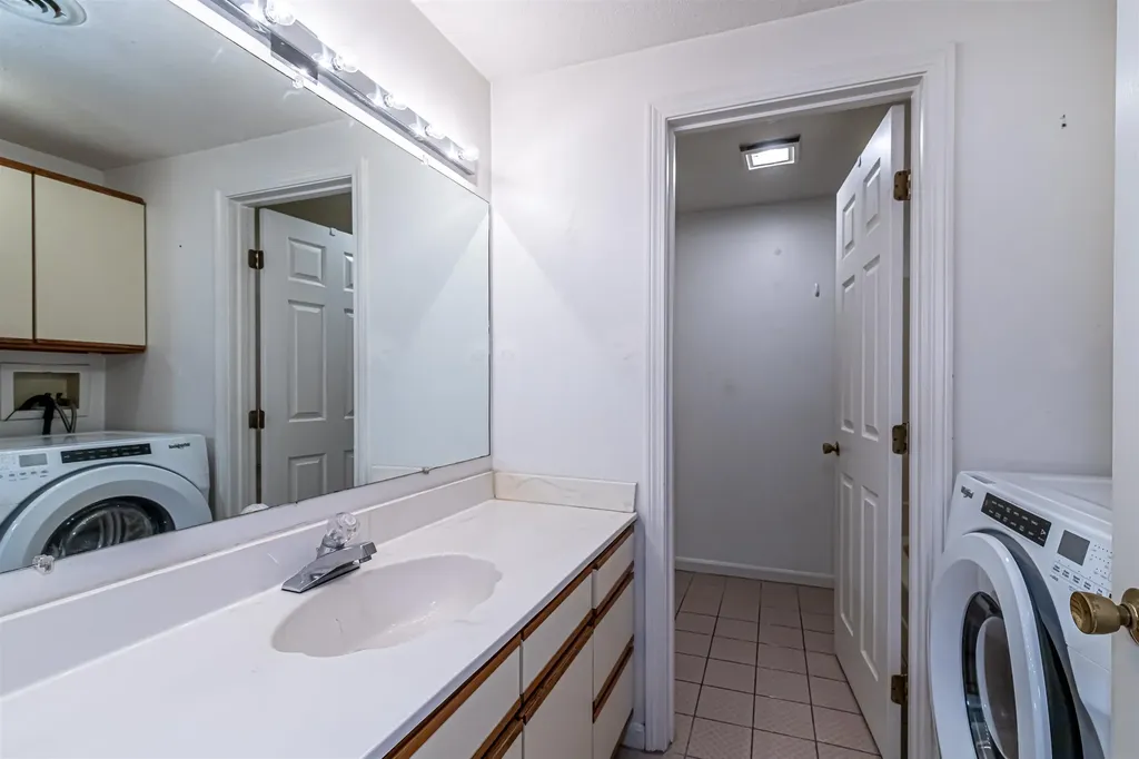 38 Stonehouse Lane Keene NH 03431