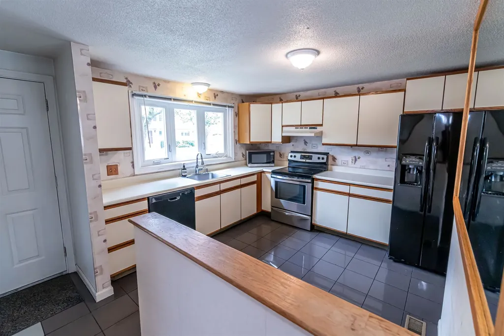 38 Stonehouse Lane Keene NH 03431