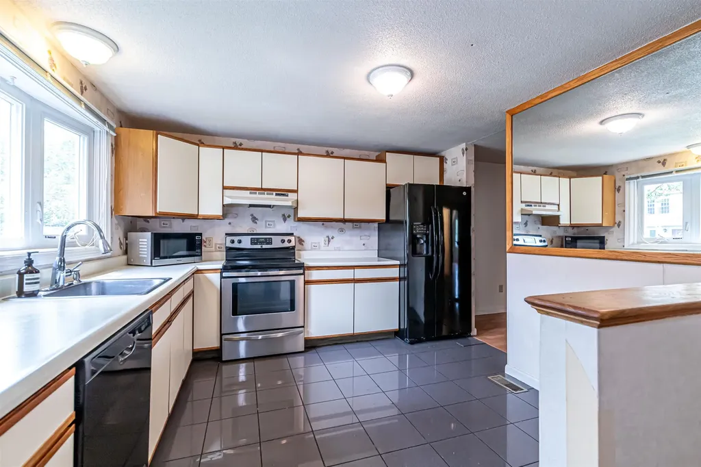 38 Stonehouse Lane Keene NH 03431