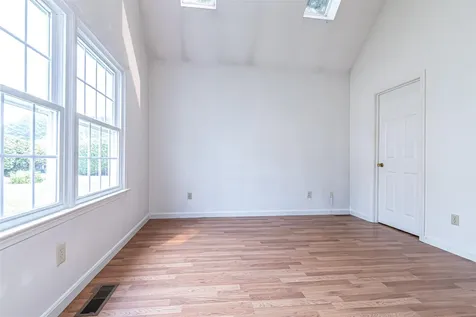 38 Stonehouse Lane Keene NH 03431