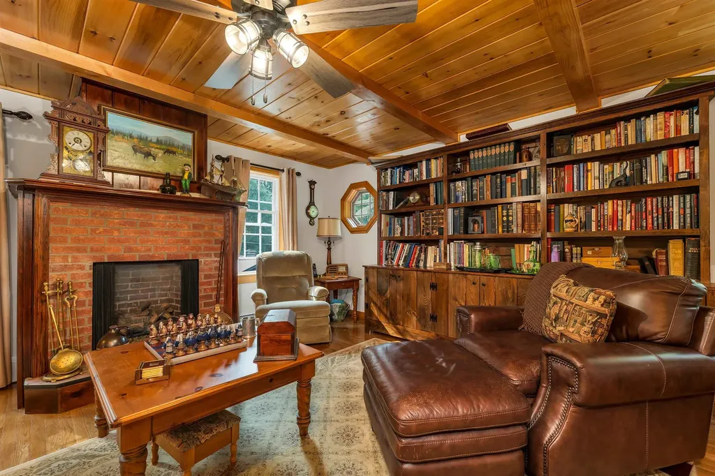 883 Center Street Wolfeboro NH 03894