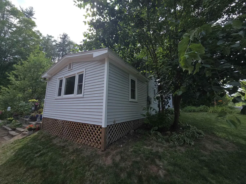 15 Canterbury Road Chichester NH 03258