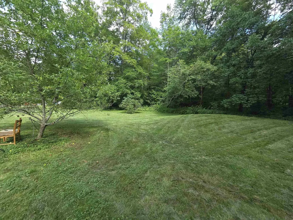 15 Canterbury Road Chichester NH 03258