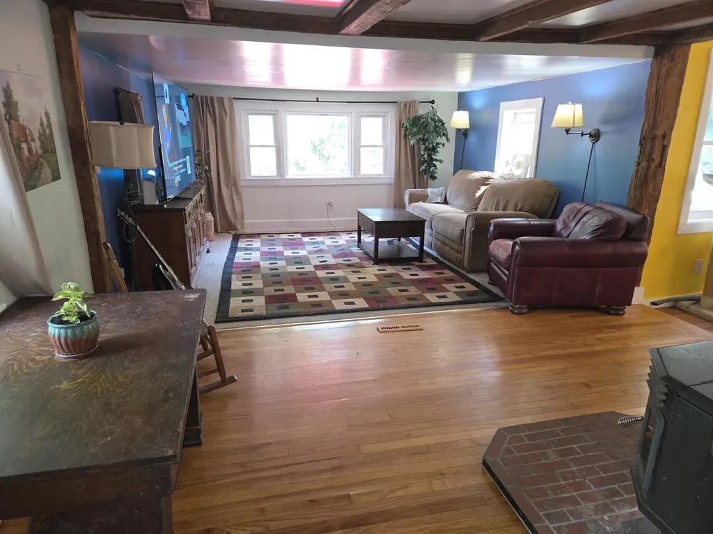 15 Canterbury Road Chichester NH 03258