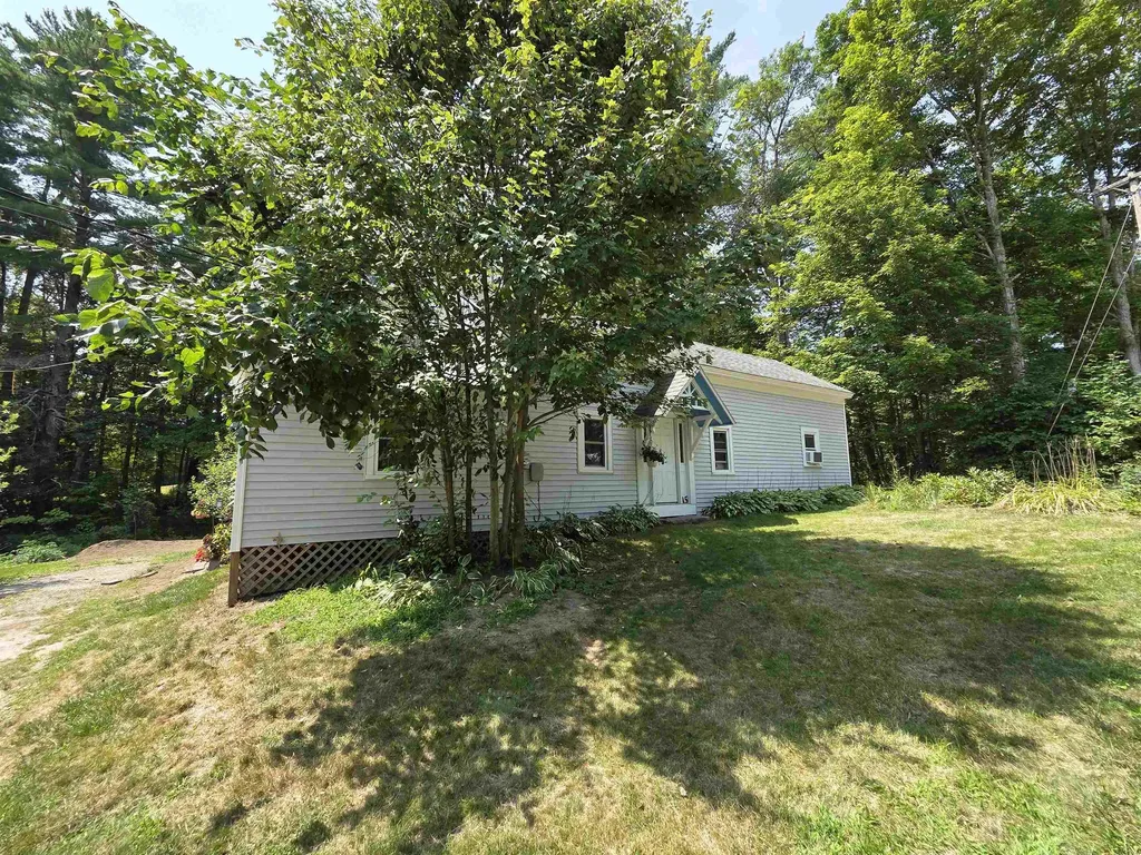 15 Canterbury Road Chichester NH 03258