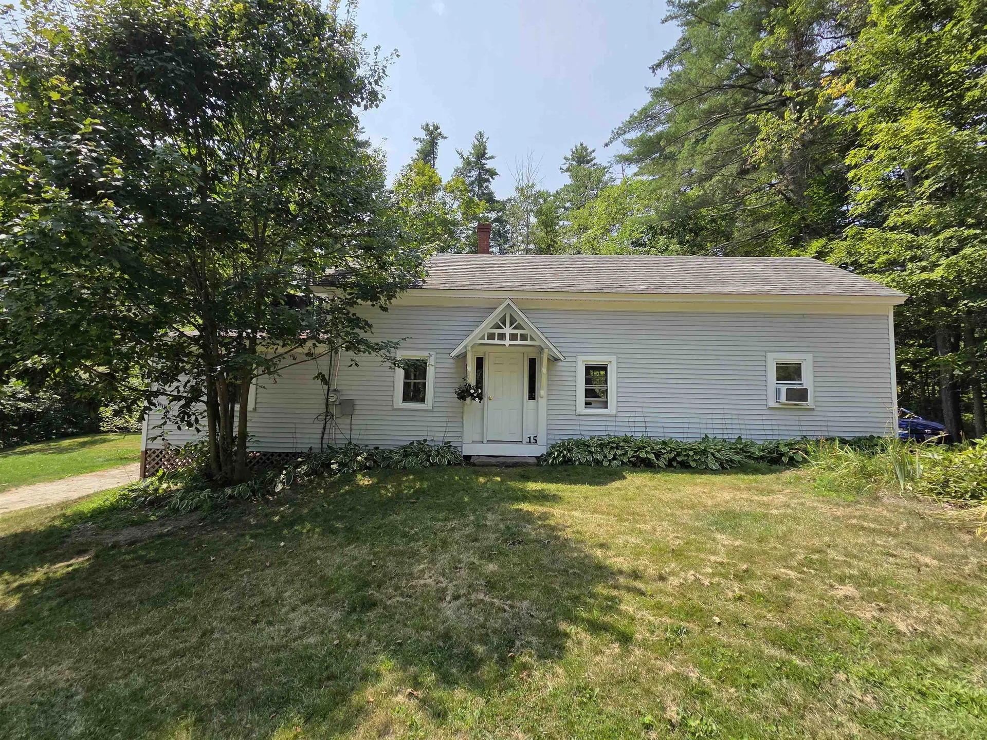 15 Canterbury Road Chichester NH 03258