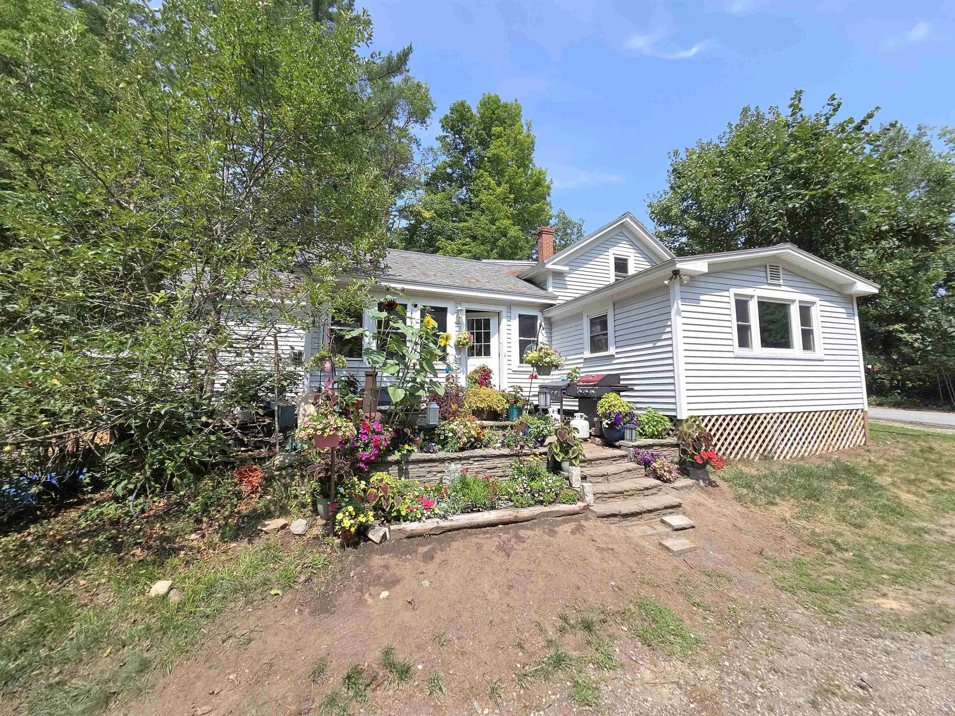 15 Canterbury Road Chichester NH 03258