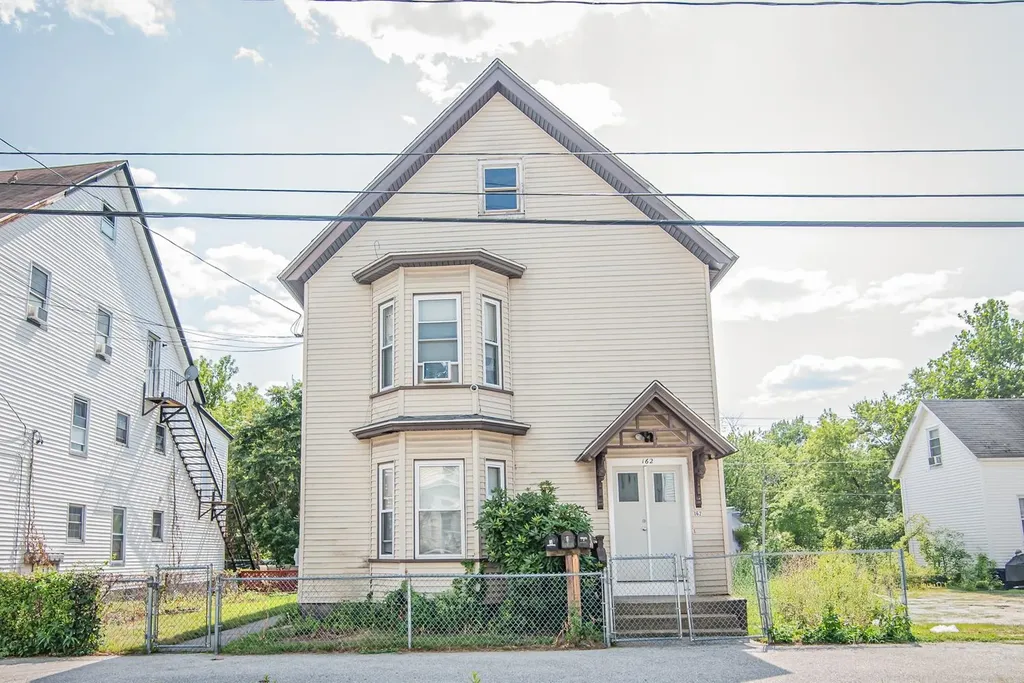 162 Blaine Street Manchester NH 03102