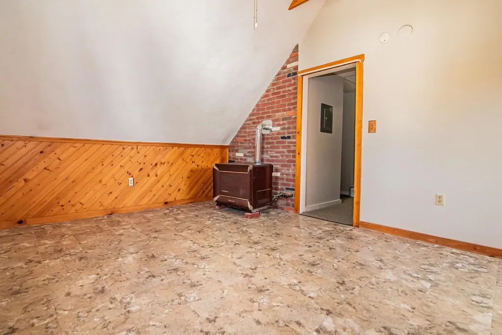 162 Blaine Street Manchester NH 03102