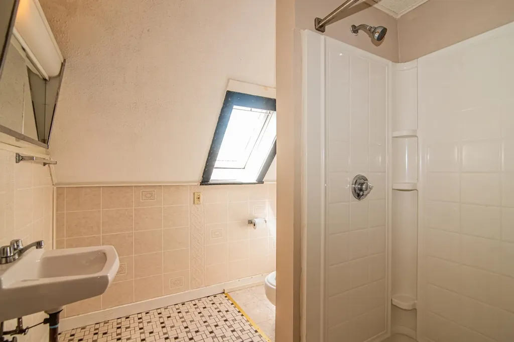 162 Blaine Street Manchester NH 03102