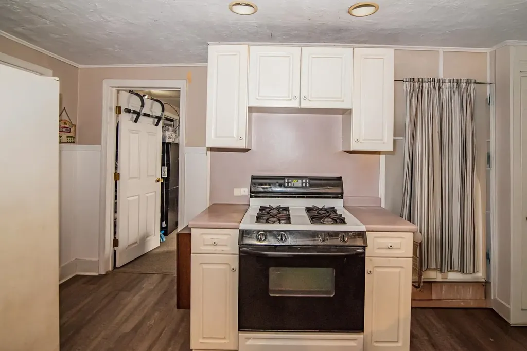 162 Blaine Street Manchester NH 03102