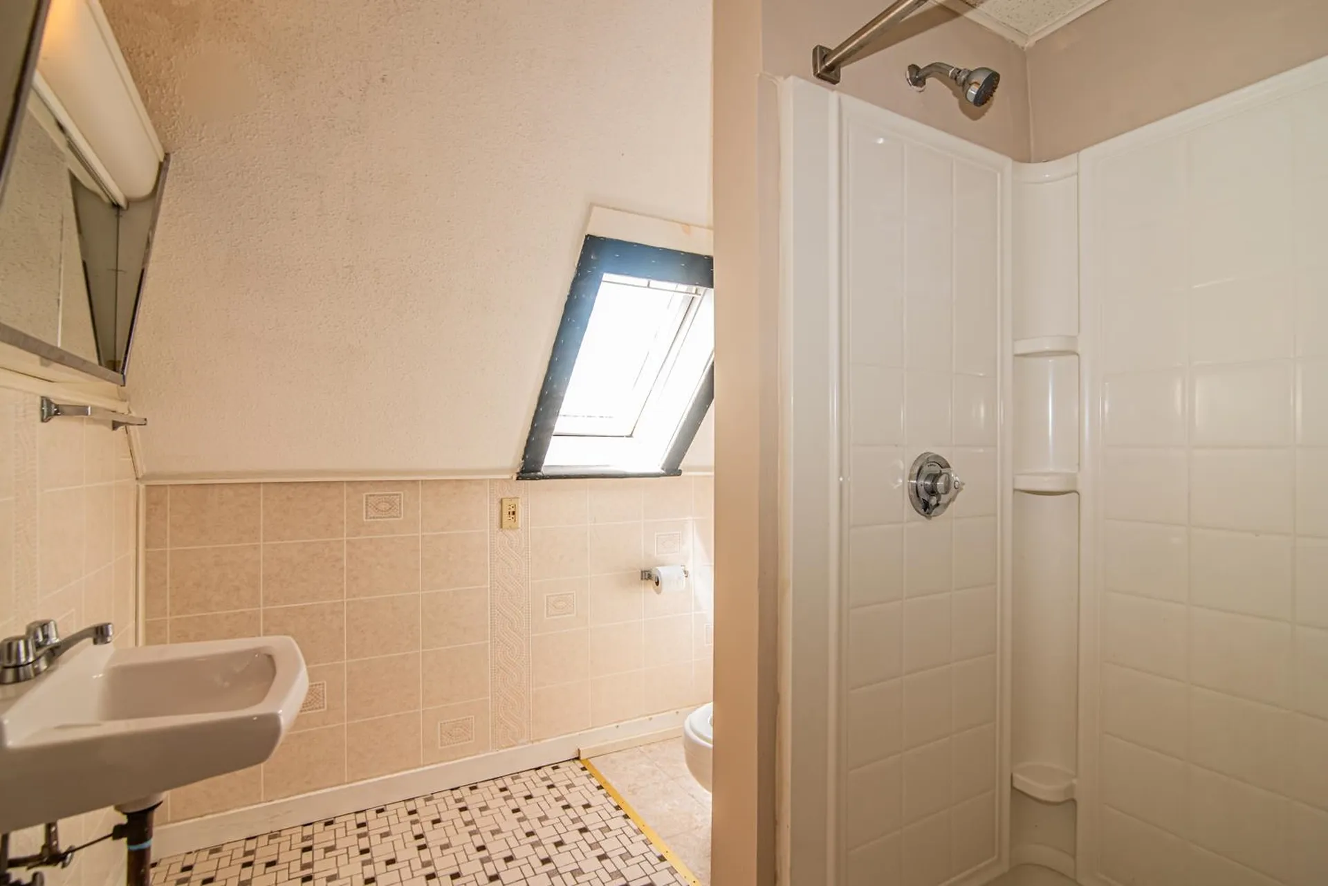 162 Blaine Street Manchester NH 03102