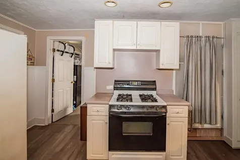 162 Blaine Street Manchester NH 03102