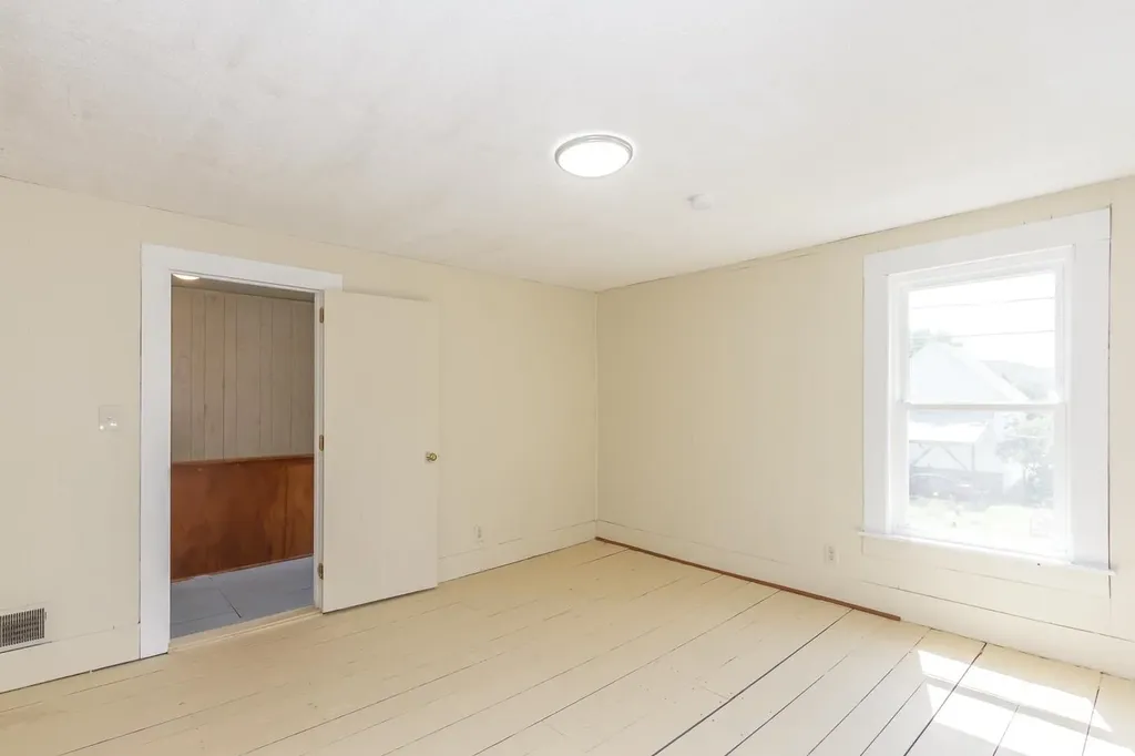 39 Myrtle Street Newport NH 03773