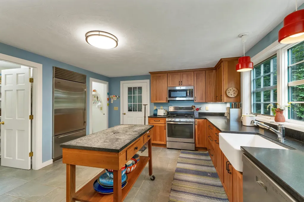 125 Turtle Island Road Wolfeboro NH 03894