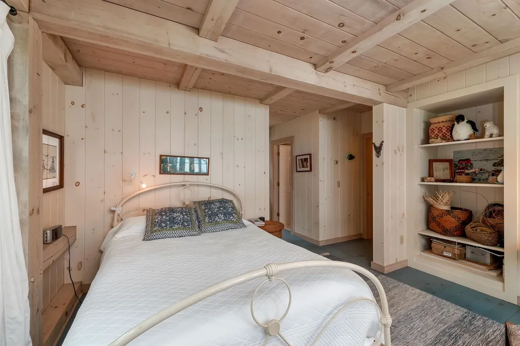 125 Turtle Island Road Wolfeboro NH 03894