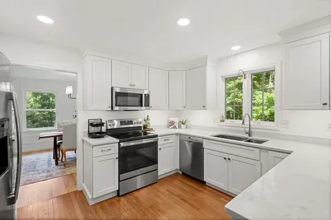 14 Veronica Drive Bedford NH 03110