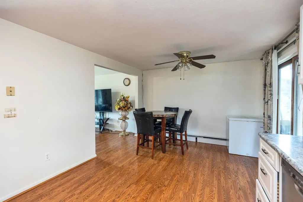 52 Pullman Street Manchester NH 03103