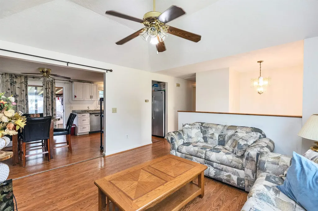 52 Pullman Street Manchester NH 03103