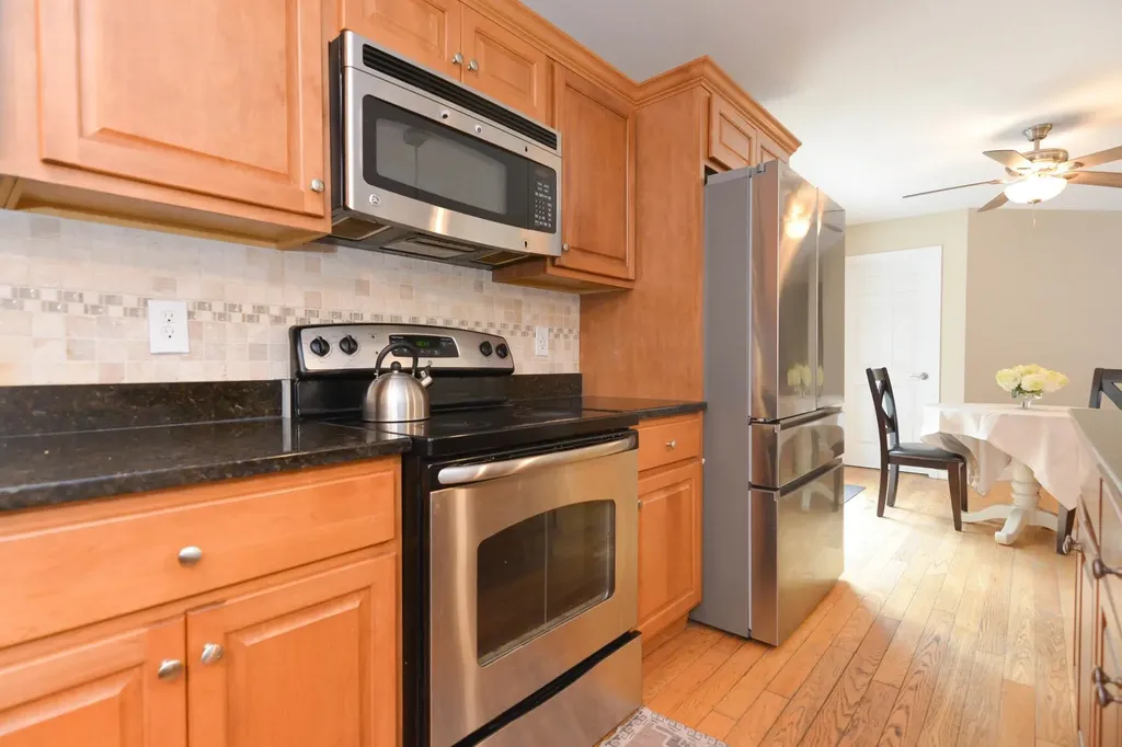 27 Jericho Drive Kingston NH 03848