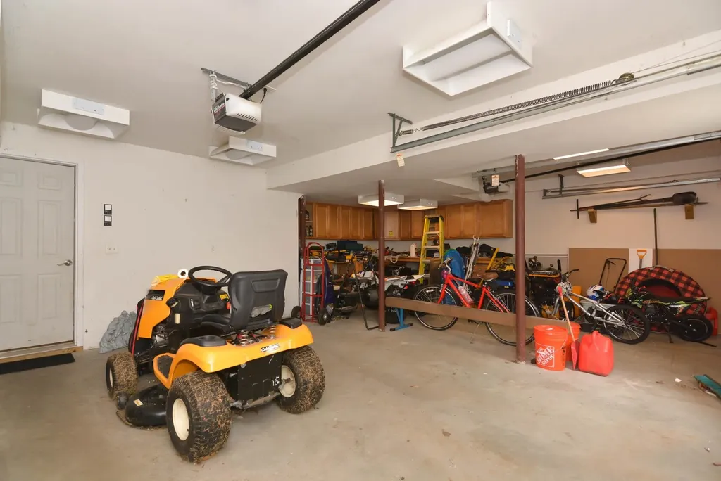 27 Jericho Drive Kingston NH 03848