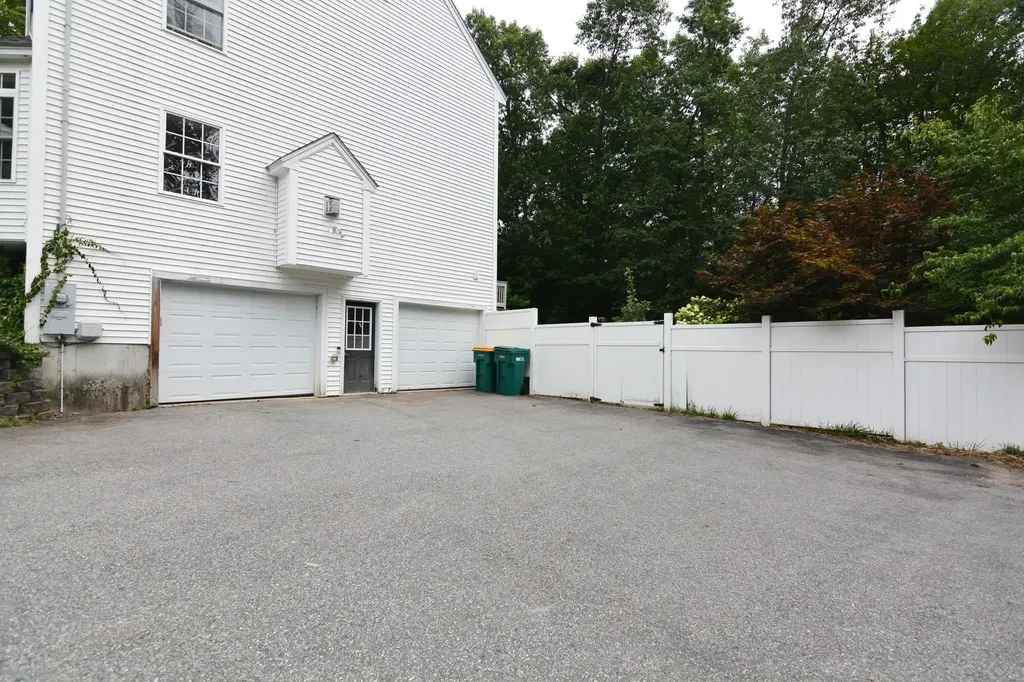 27 Jericho Drive Kingston NH 03848