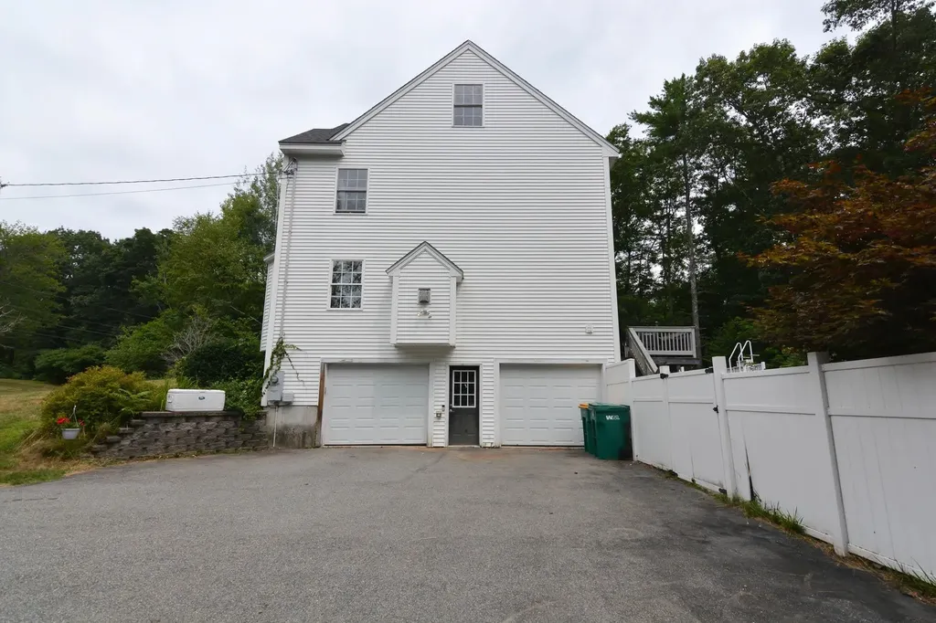 27 Jericho Drive Kingston NH 03848