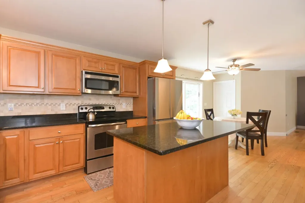 27 Jericho Drive Kingston NH 03848