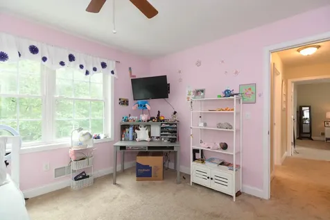 27 Jericho Drive Kingston NH 03848