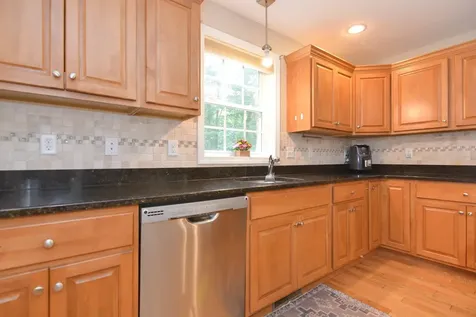 27 Jericho Drive Kingston NH 03848