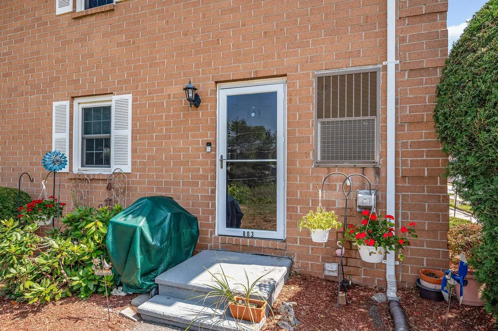 803 Elmwood Drive Hudson NH 03051