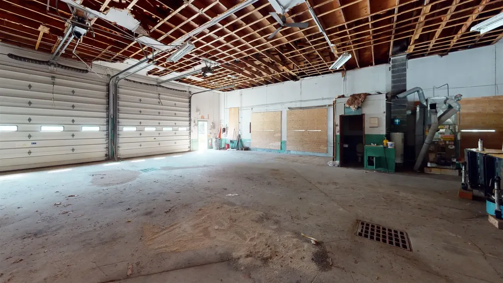 75 Route 27 Raymond NH 03077