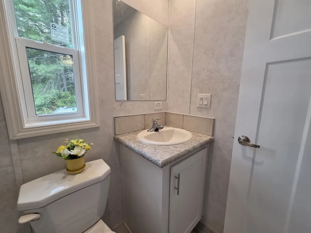 6 Braley Drive Enfield NH 03748