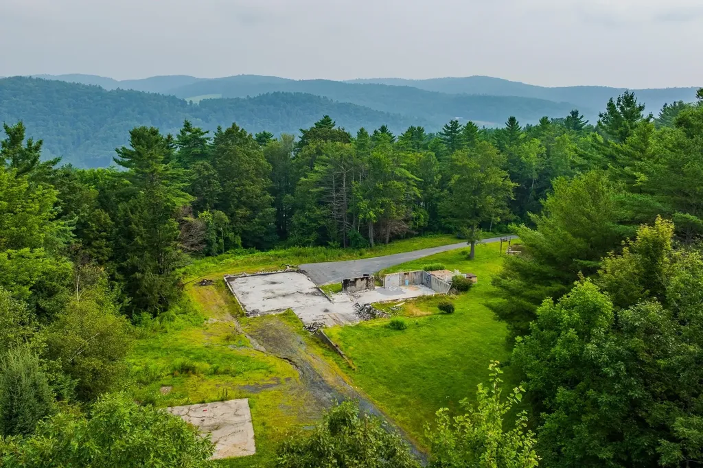 398 Valley View Road Hartford VT 05001