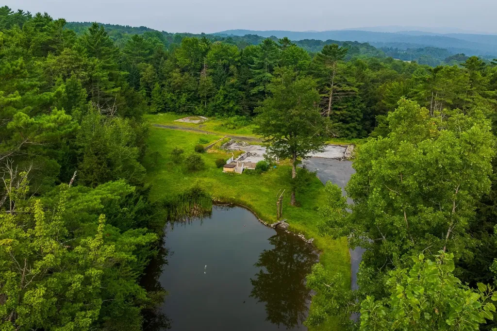 398 Valley View Road Hartford VT 05001