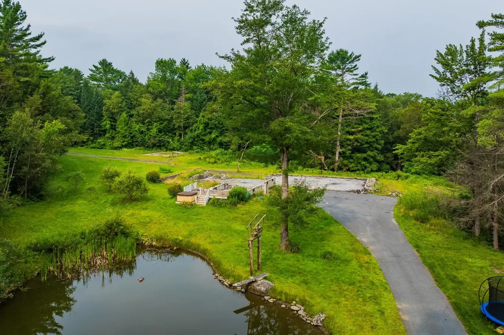 398 Valley View Road Hartford VT 05001