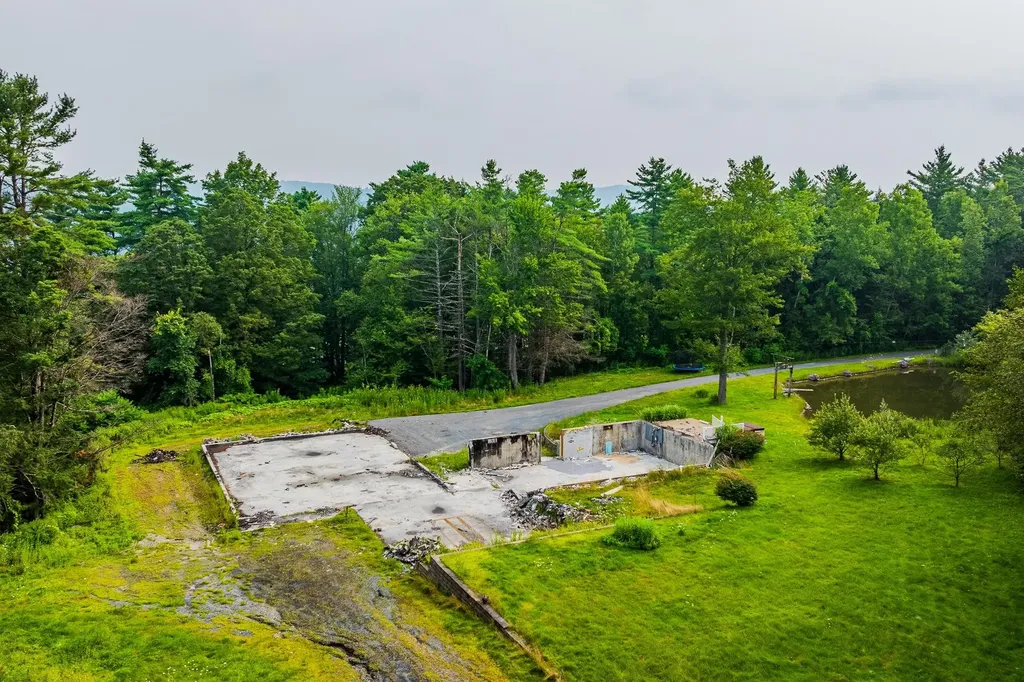 398 Valley View Road Hartford VT 05001