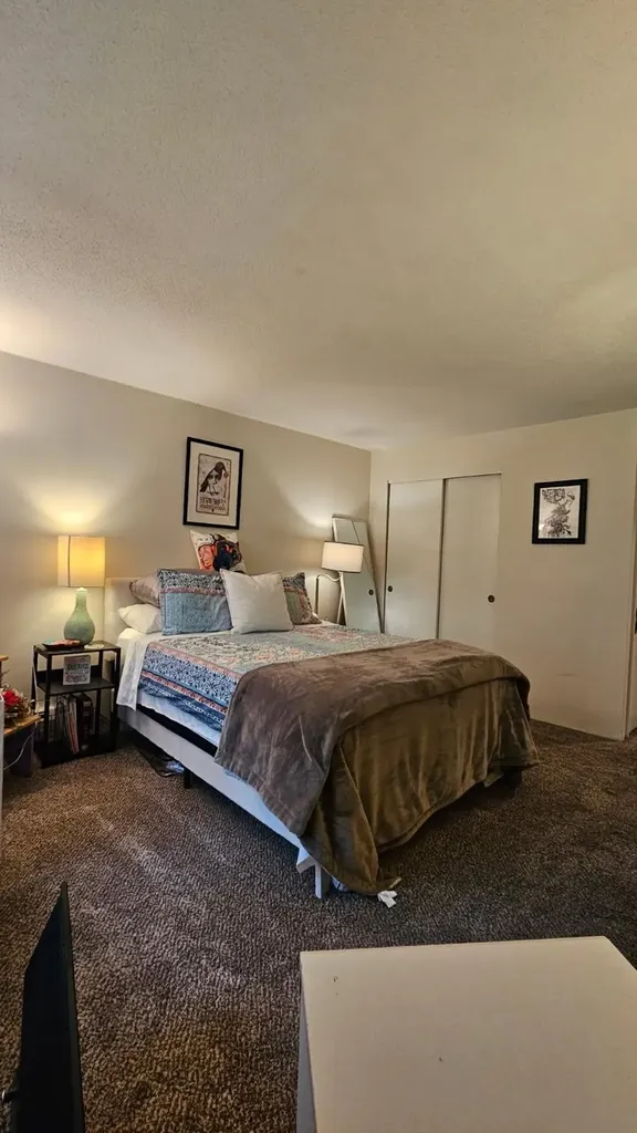 2 Pembroke Drive Derry NH 03038