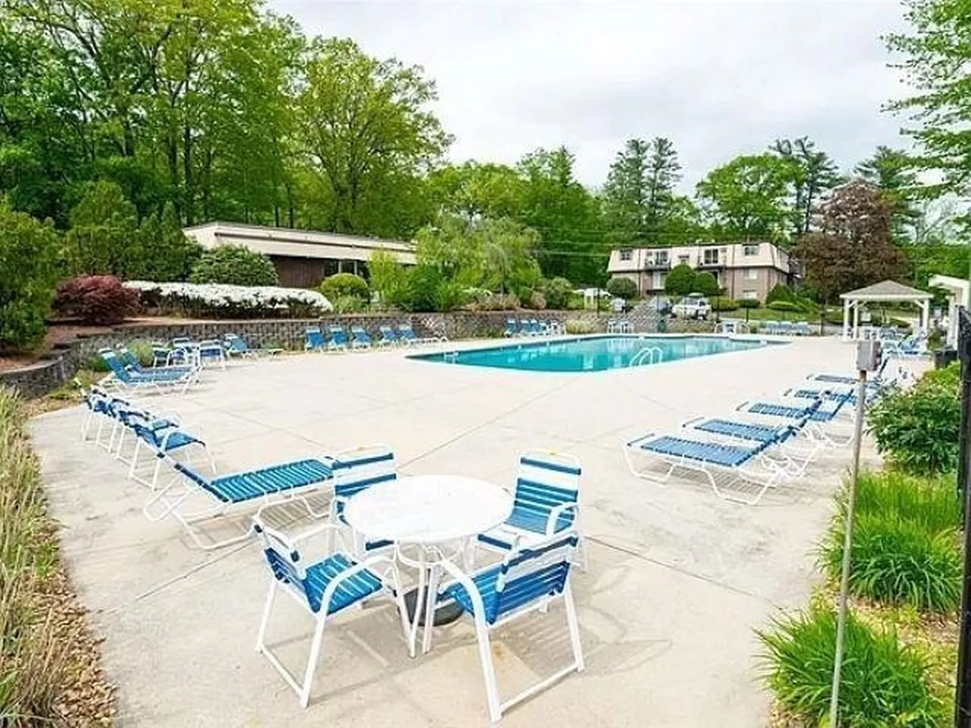 2 Pembroke Drive Derry NH 03038