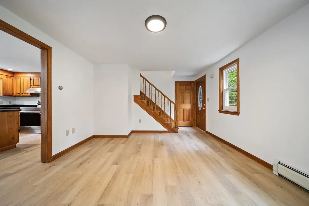 37 Meeting Hill Road Hillsborough NH 03244