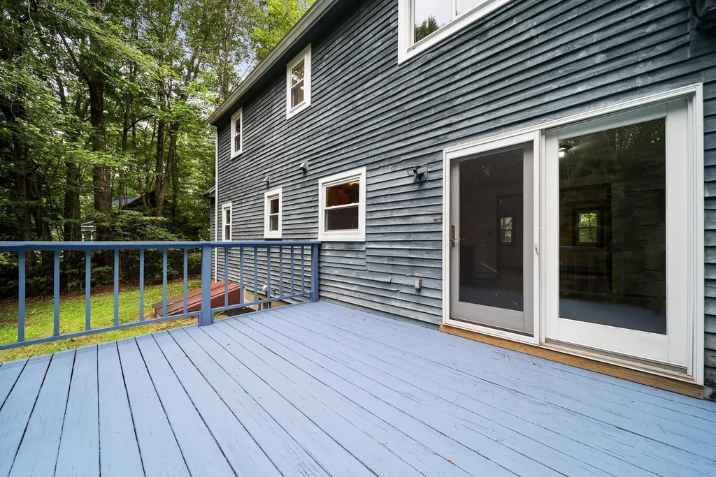 37 Meeting Hill Road Hillsborough NH 03244