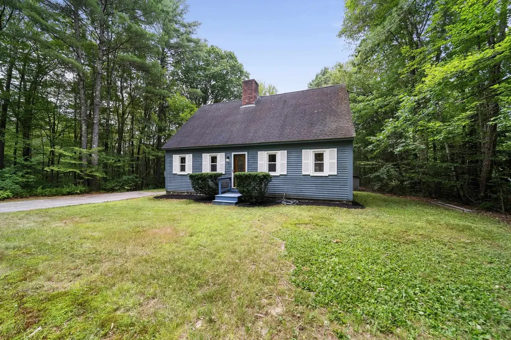 37 Meeting Hill Road Hillsborough NH 03244