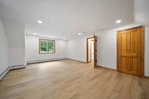 37 Meeting Hill Road Hillsborough NH 03244