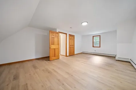 37 Meeting Hill Road Hillsborough NH 03244